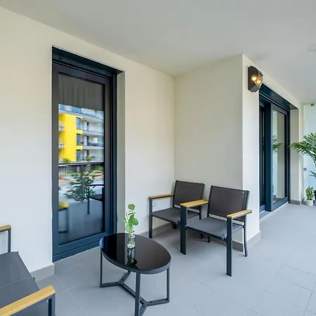Casa Romana By Bltn